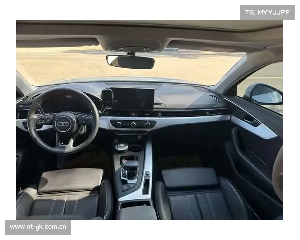 全新A4内饰大变样!悬浮仪表+超大中控屏,科技感拉满 全新A4内饰大变样!悬浮仪表+超大中控屏,科技感拉满